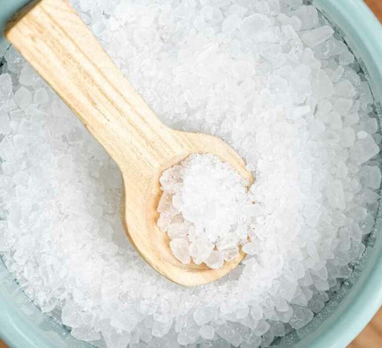 Should I Add Salt To My Fish Tank Of Guppies? [3 Facts]